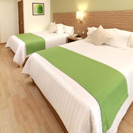 Wyndham Garden Monterrey Valle Real Exterior photo