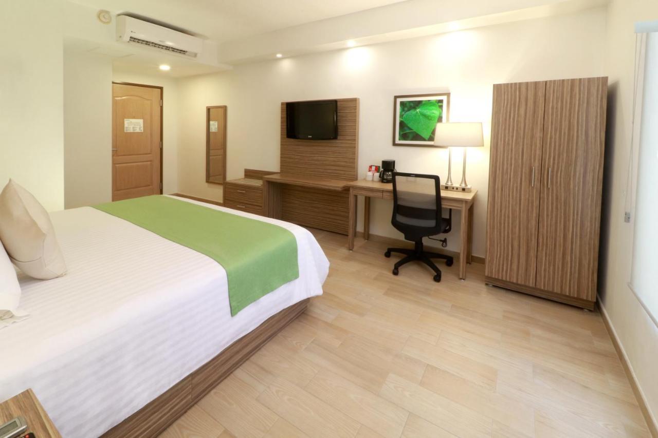 Wyndham Garden Monterrey Valle Real Exterior photo