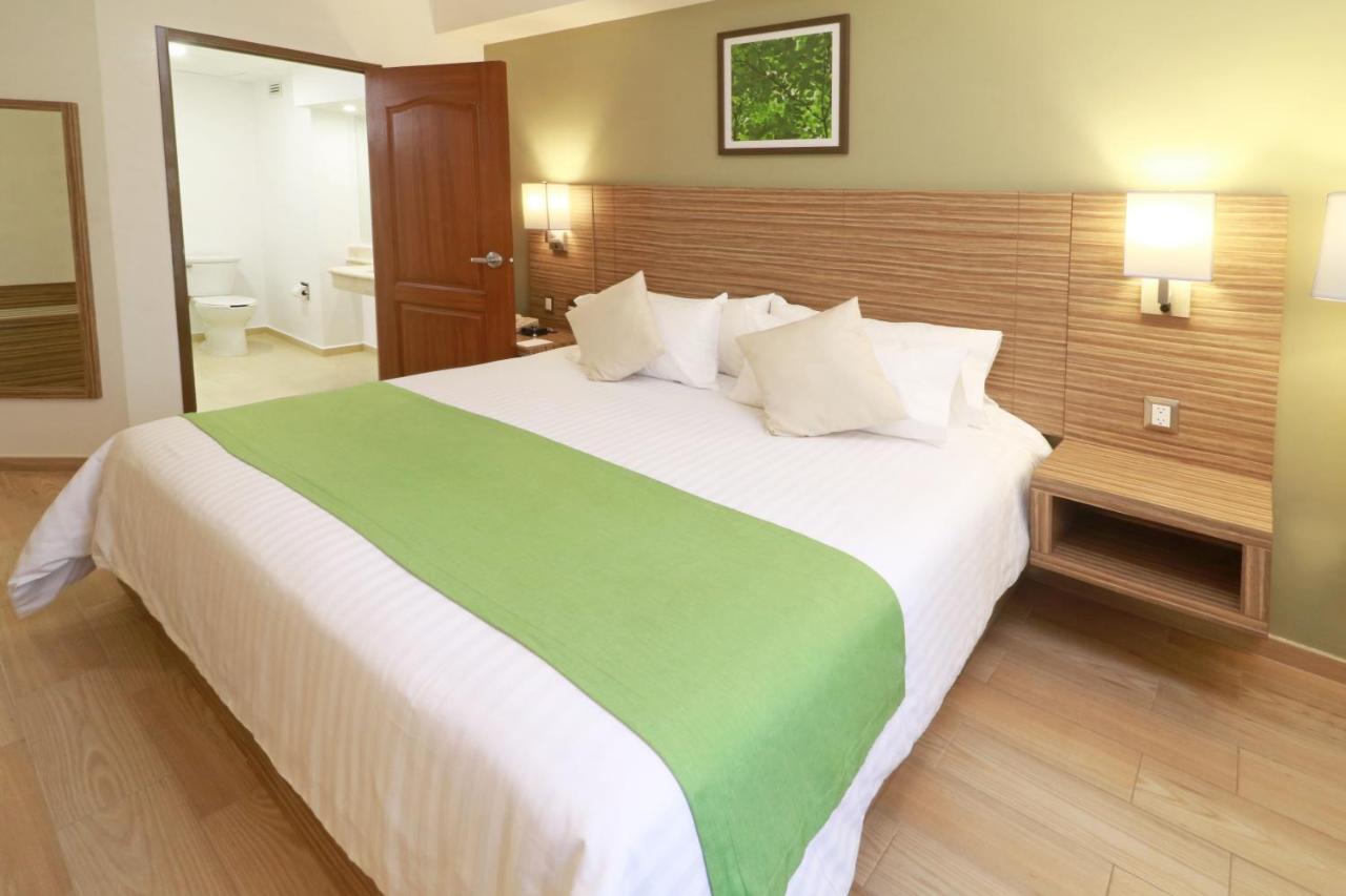Wyndham Garden Monterrey Valle Real Exterior photo