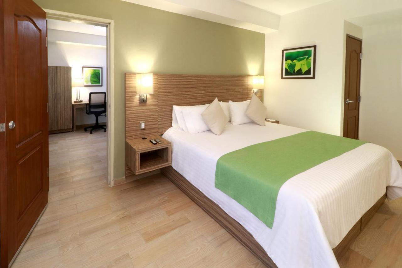 Wyndham Garden Monterrey Valle Real Exterior photo