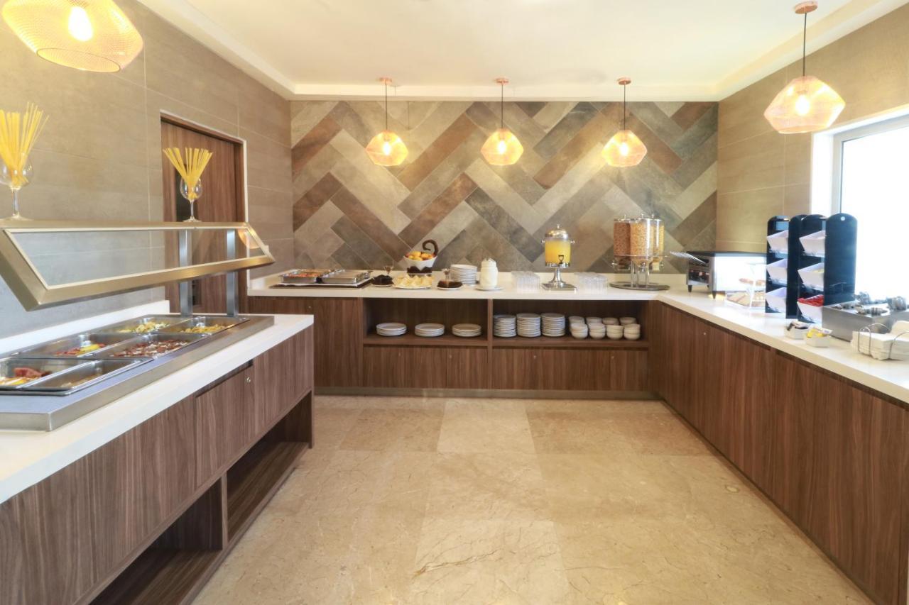 Wyndham Garden Monterrey Valle Real Exterior photo