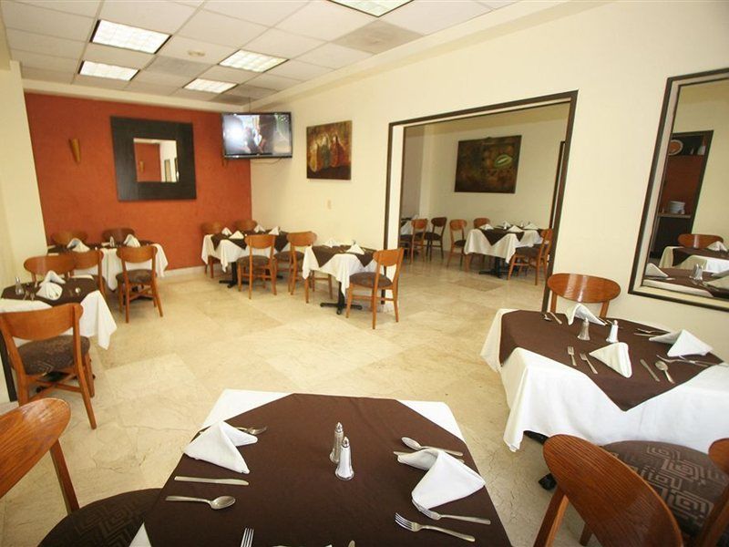 Wyndham Garden Monterrey Valle Real Exterior photo