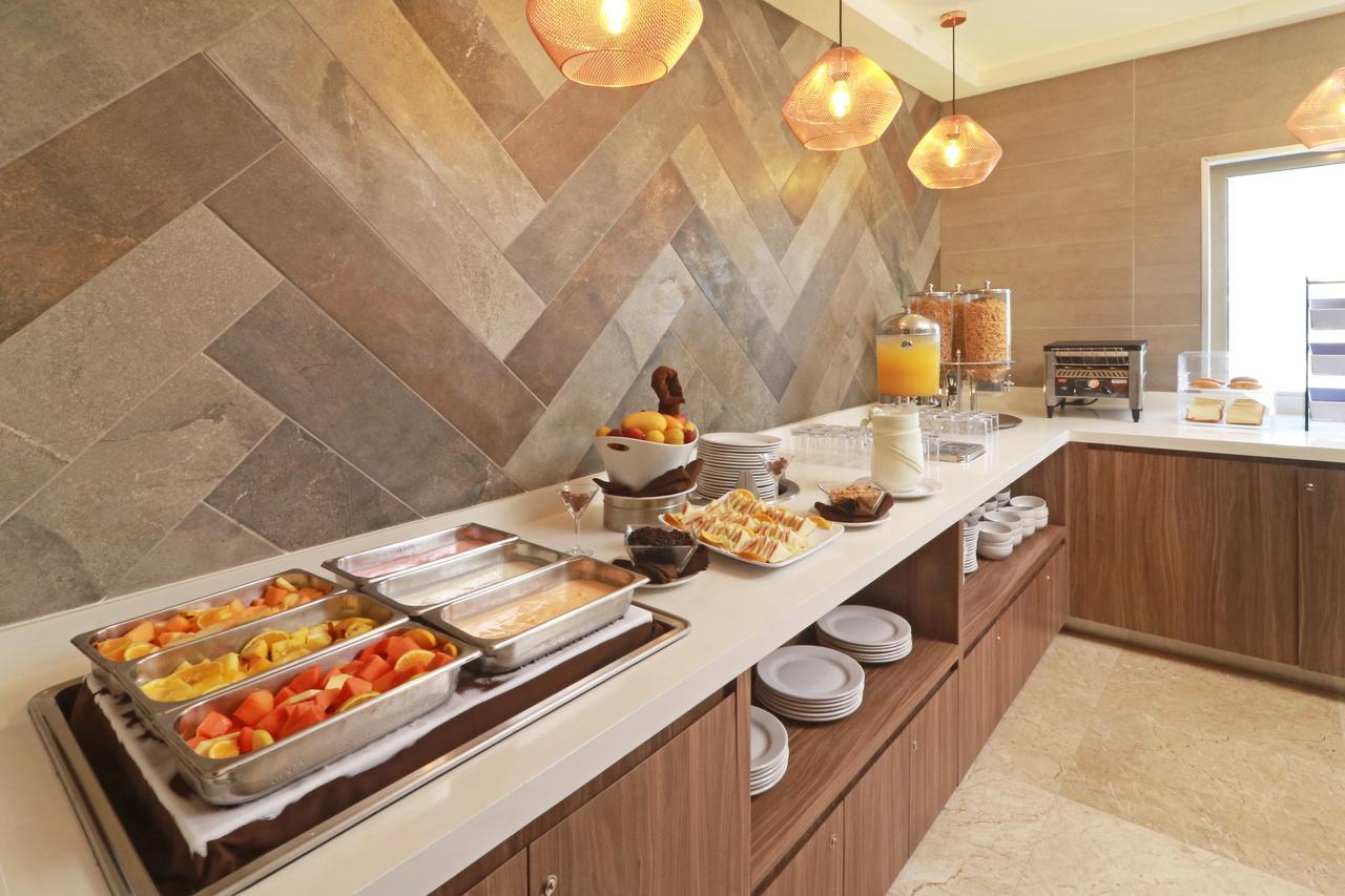 Wyndham Garden Monterrey Valle Real Exterior photo