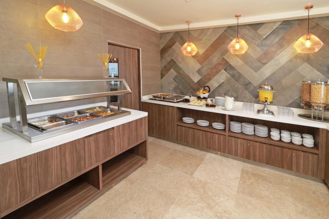 Wyndham Garden Monterrey Valle Real Exterior photo