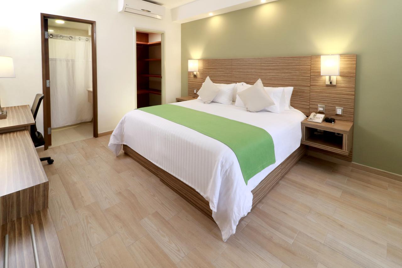 Wyndham Garden Monterrey Valle Real Exterior photo